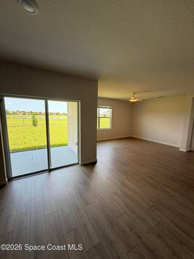 Building Photo - 1493 Garabaldi Cir SE