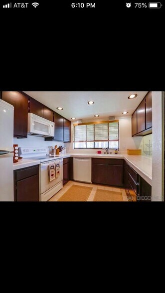 Building Photo - 4055 Crystal Dawn Ln