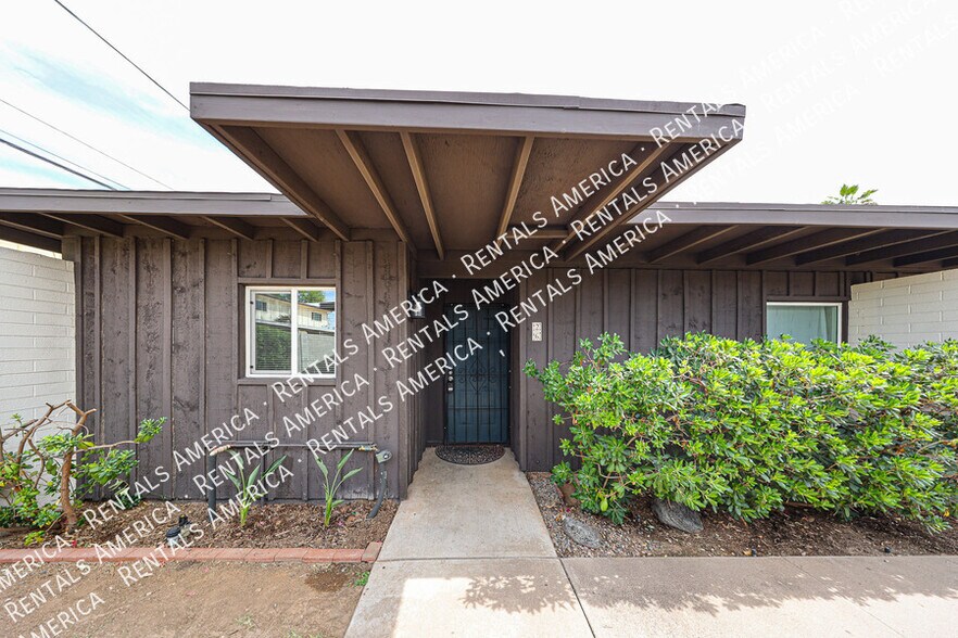 Building Photo - 1450 E Bethany Home Rd