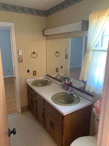 Building Photo - 8913 Oneal Rd