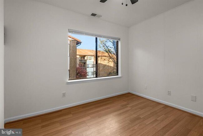 Building Photo - 11238 Cherry Hill Rd