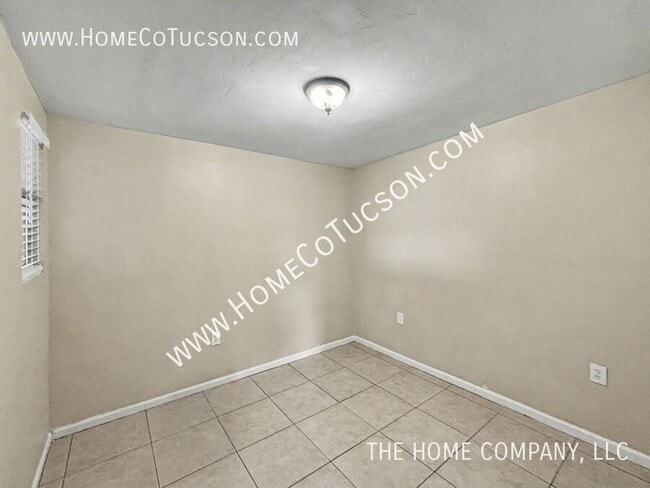 Building Photo - 3740 S Jessica Ave