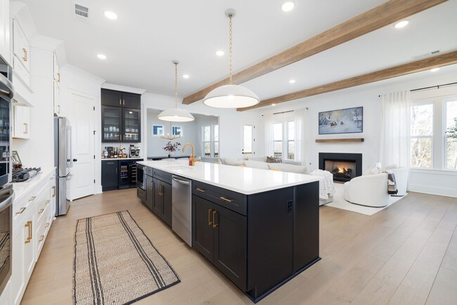 Building Photo - Now available in the highly desirable Lockwood Glen community in Franklin