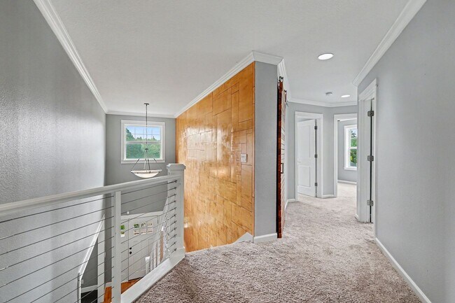 Building Photo - 1321 Chapman Hill Dr NW