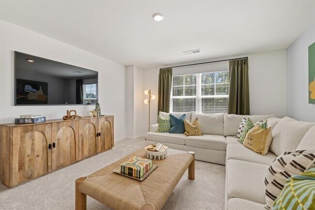 Building Photo - 465 Madison Lakeview Dr