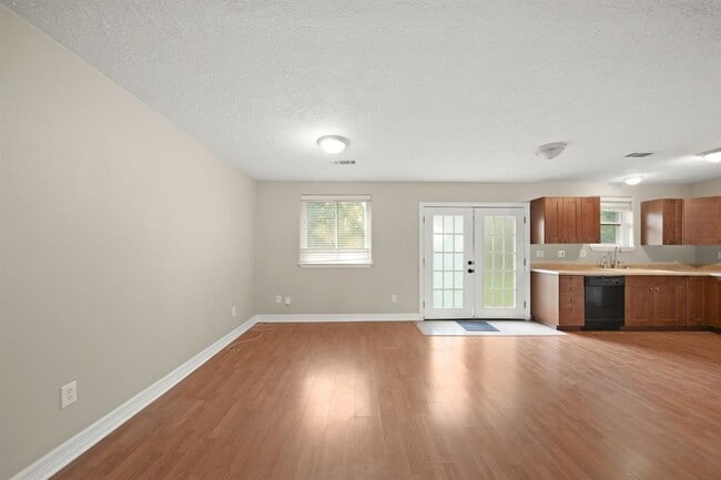 Building Photo - 506 Brendon Park Ln
