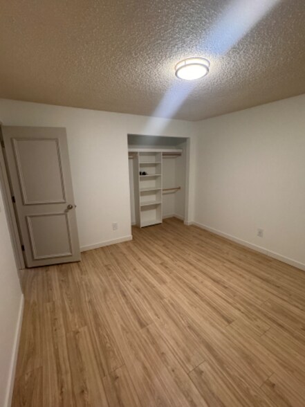 Building Photo - 297 Main St W