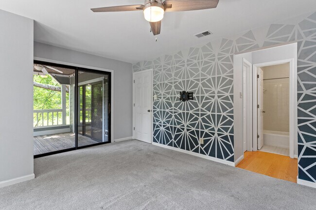 Building Photo - 700 Bishops Park Dr