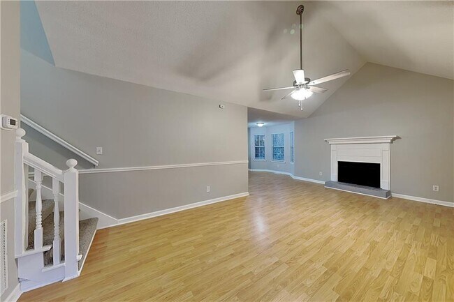 Building Photo - 235 Peach Crossing Dr