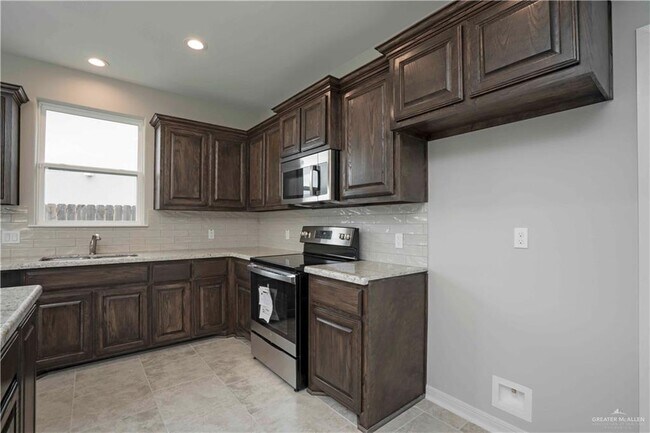 Building Photo - 26 Escondido Pass