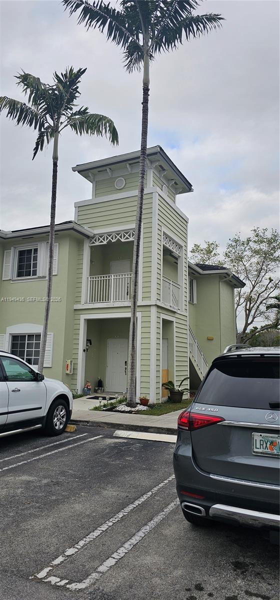 Building Photo - 2711 NE 4th St