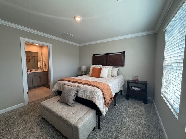 Building Photo - Modern 3-Level Townhome for Rent | Prime SW Charlotte Location