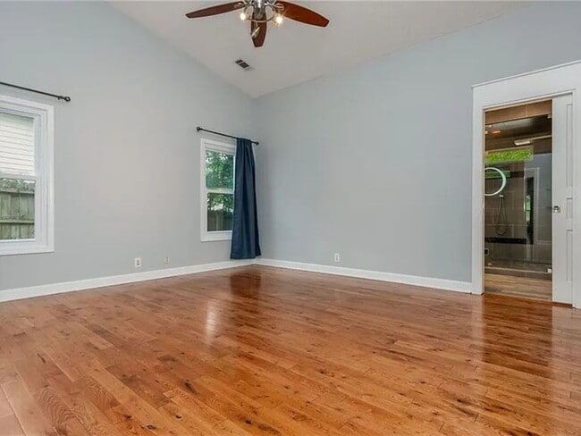 Building Photo - 5022 Anclote Dr