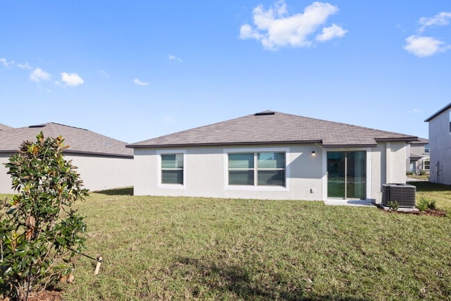 Building Photo - "Internet & Cable Included"  Epperson community Charming 4-Bed one floor house in Wesley Chapel –...