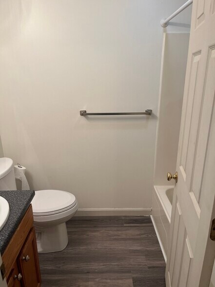 Building Photo - 12 Bow St