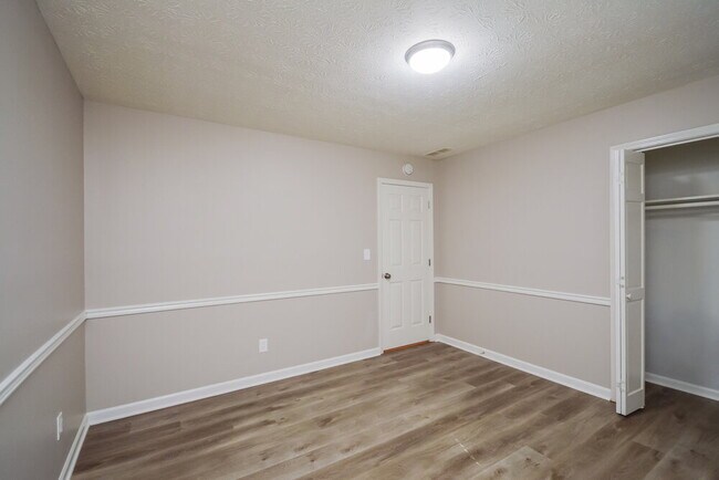 Building Photo - 1407 Hillside Pl SE