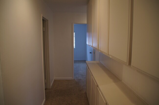 Building Photo - 9741 Reseda Blvd