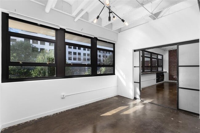 Building Photo - 878 Peachtree St NE