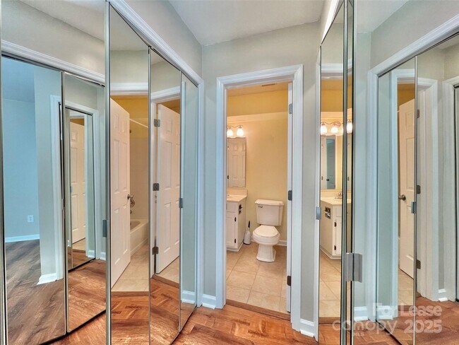 Building Photo - 9476 S Vicksburg Park Ct