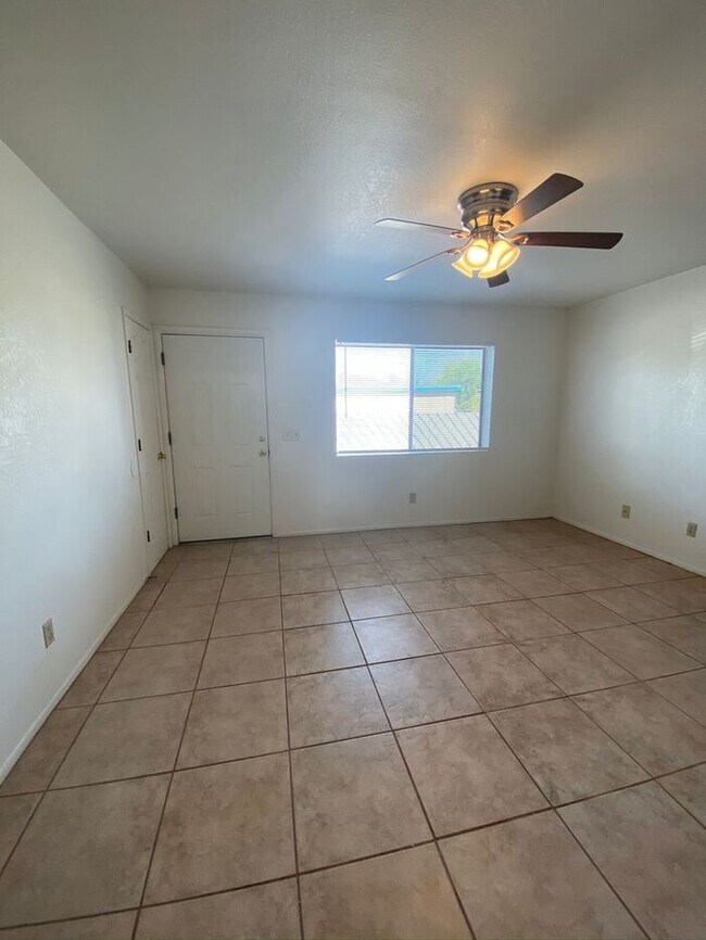 Building Photo - 5758 E 24th St