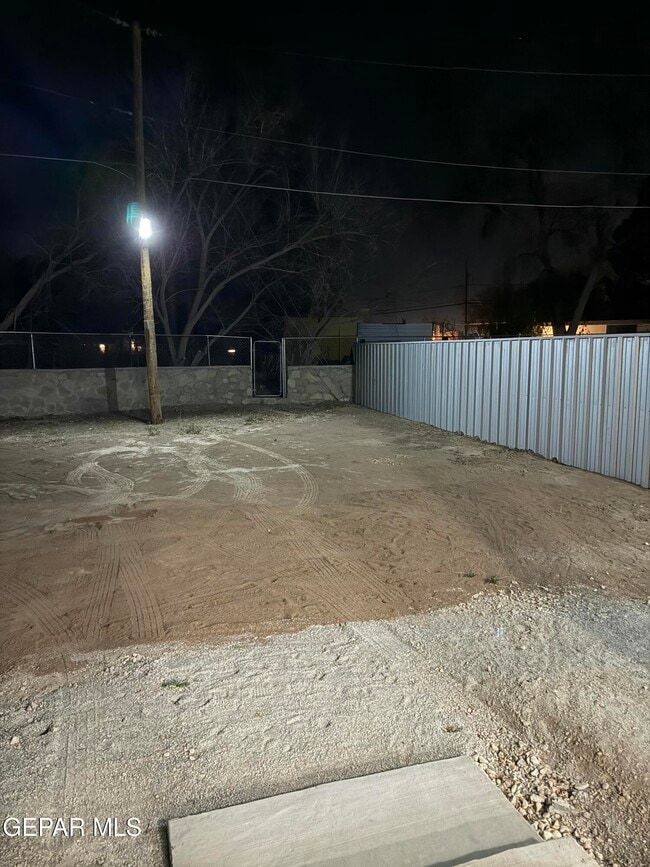 Building Photo - 12742 Acevedo Dr