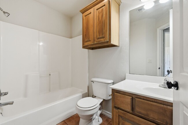 Building Photo - Claremore | 3 Bed | 2 Bath | Large Backyard