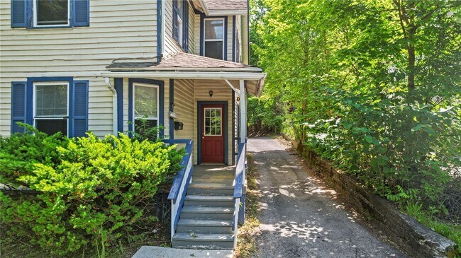 Building Photo - 409 S Aurora St