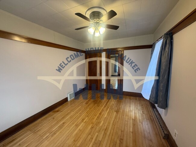 Building Photo - 642 E Conway St