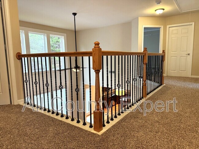 Building Photo - 5005 Shiloh Crossing Way