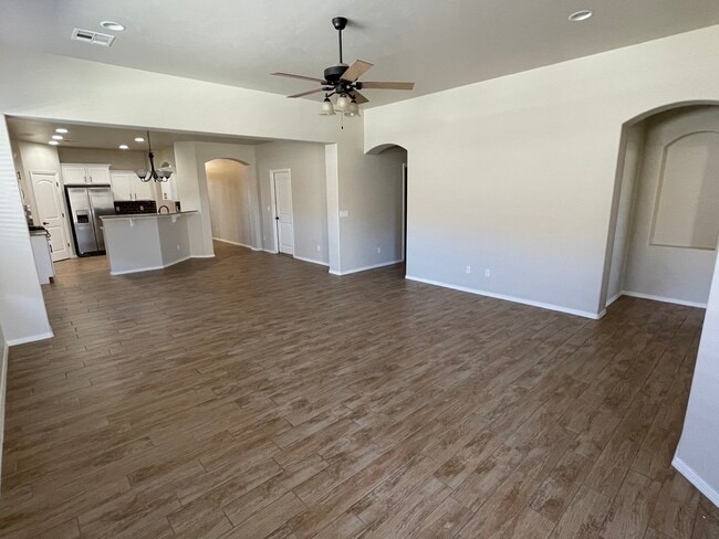 Building Photo - 3933 Agua Duro Dr