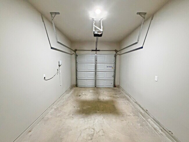 Building Photo - 127 Damon Dv