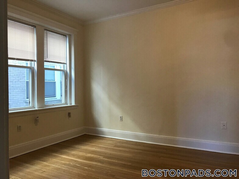 Building Photo - 115 Kilsyth Rd