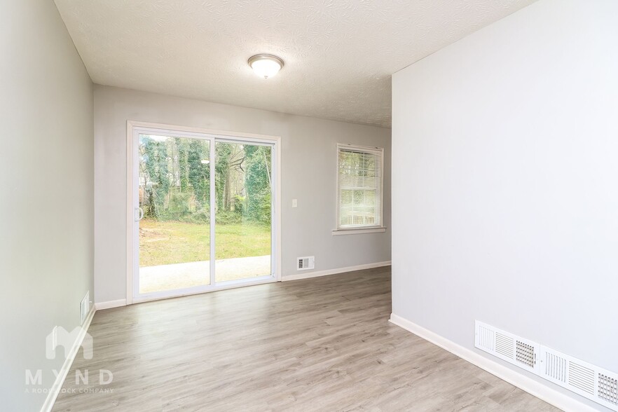 Building Photo - 4262 Cottage Ln