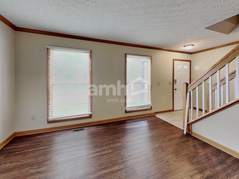 Building Photo - 7624 Harbour Town Dr