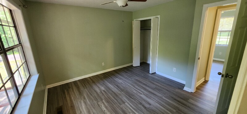 Building Photo - 8101 Skinner Ave