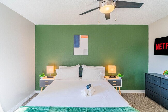 Building Photo - 8550 E McDowell Rd