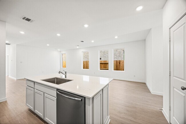 Building Photo - 5822 Majestic Sky Dr