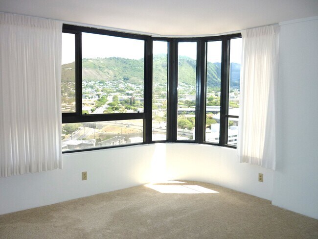 Building Photo - 2724 Kahoaloha Ln