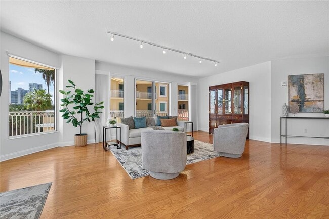 Building Photo - 555 5th Ave NE