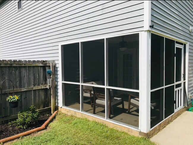 Building Photo - 1704 Rock Creek Ln