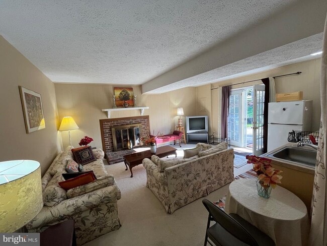 Building Photo - 6220 Hidden Canyon Rd