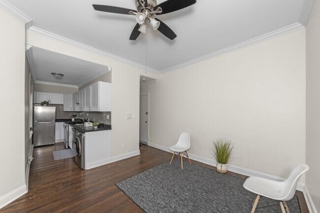Primary Photo - 2 bedroom in Chicago IL 60613