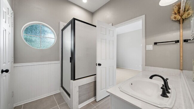Building Photo - Experience the luxury of resort-style living in Bentwater, one of Lake Conroe’s premier gated com...