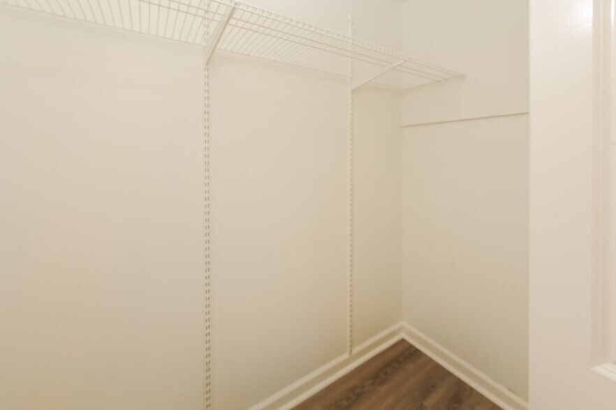 Building Photo - 3325 Shady Cove Rd