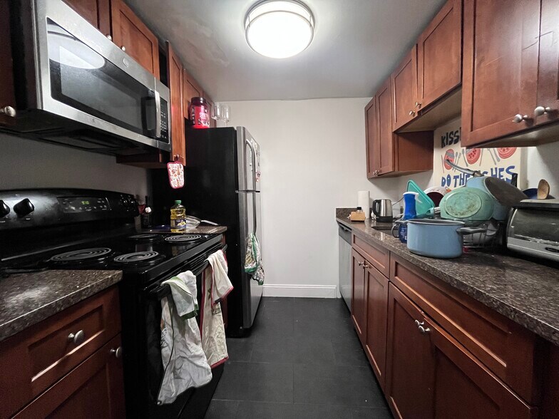 Primary Photo - 700 Columbus Ave