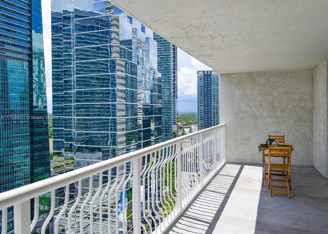 Building Photo - 1200 Brickell Bay Dr