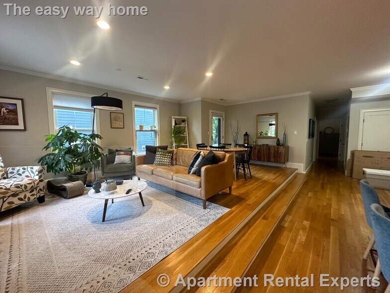 Building Photo - 16 Linden Ave