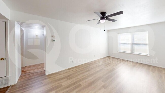 Building Photo - 410 Bryan St