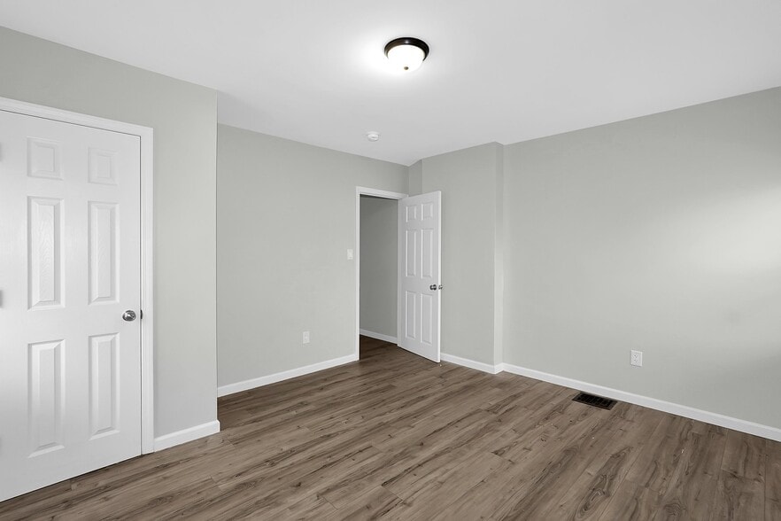Building Photo - 1679 E Whittier St