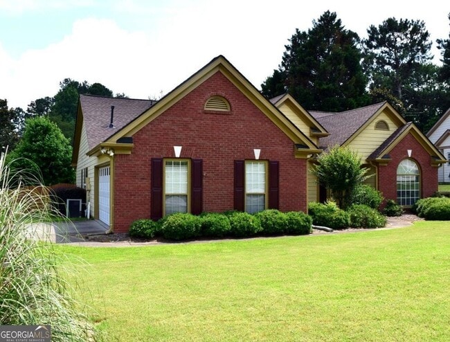 Building Photo - 450 Running Fawn Dr